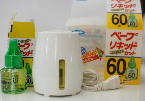 Máy đuổi muỗi của Nhật có thiết kế khá đơn giản và sử dụng dễ dàng.